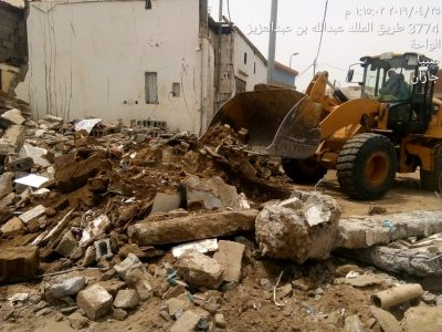 بلدية محافظة صبيا تبدأ فى إزالة المباني منزوعة الملكية بطريق الملك خالد بصبيا